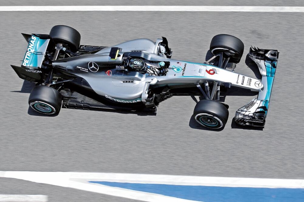 El piloto alemán de Mercedes se mantiene como protagonista en la F1 (ALBERT GEA. REUTERS)