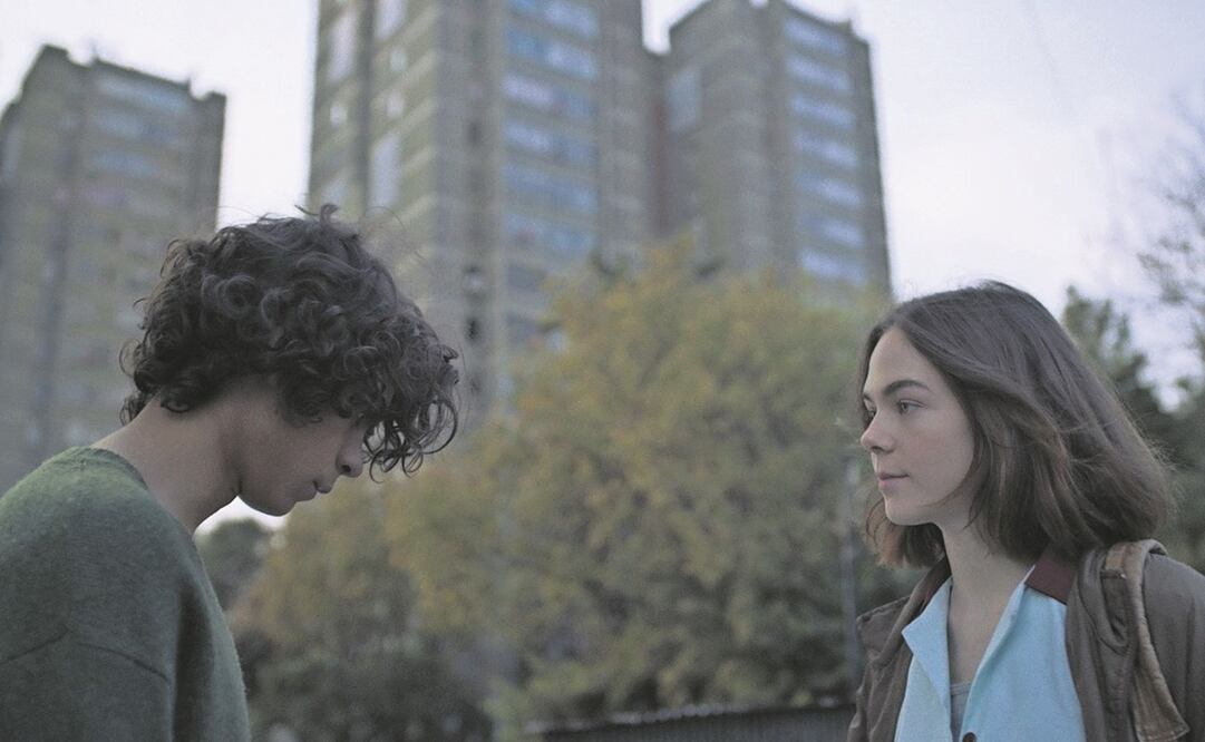 Fausto es un adolescente tímido que conoce a Esther. Foto: VIDEOCINE