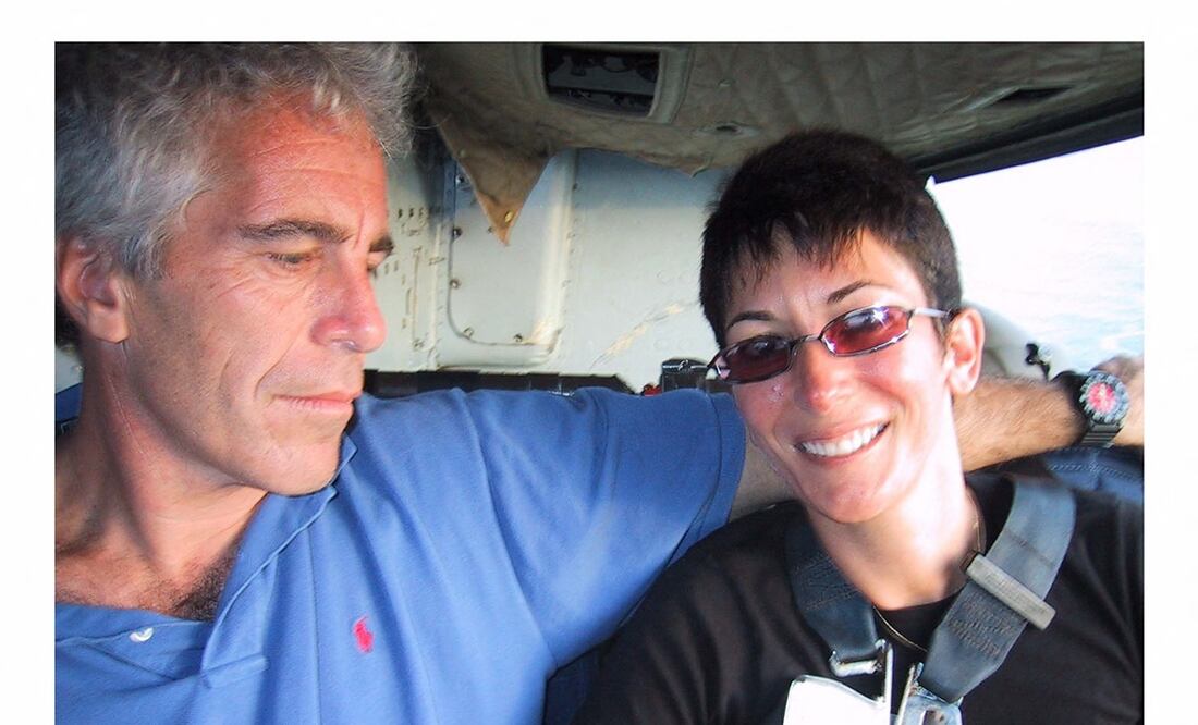 La socialité británica Ghislaine Maxwell y el financiero estadounidense Jeffrey Epstein. Foto: AFP