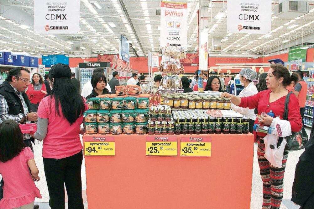 Soriana y Maxcom dicen que ofrecerán servicios de telecomunicaciones móviles a los clientes de la cadena de supermercados (ARCHIVO EL UNIVERSAL)