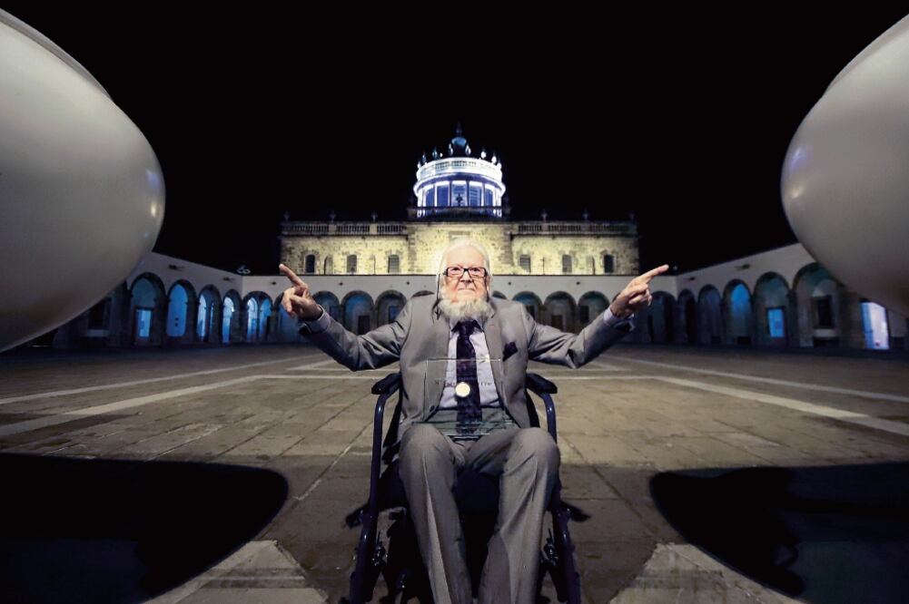 El autor de Noticias del Imperio dijo que Sor Juana es una de las autoras que lo acompañaron desde niño. Foto: CARLOS ZEPEDA. EFE