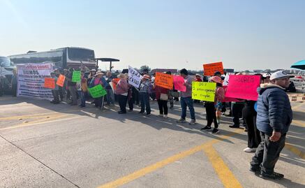 Ejidatarios de Tultepec bloquean el Circuito Exterior Mexiquense; exigen pago por sus tierras