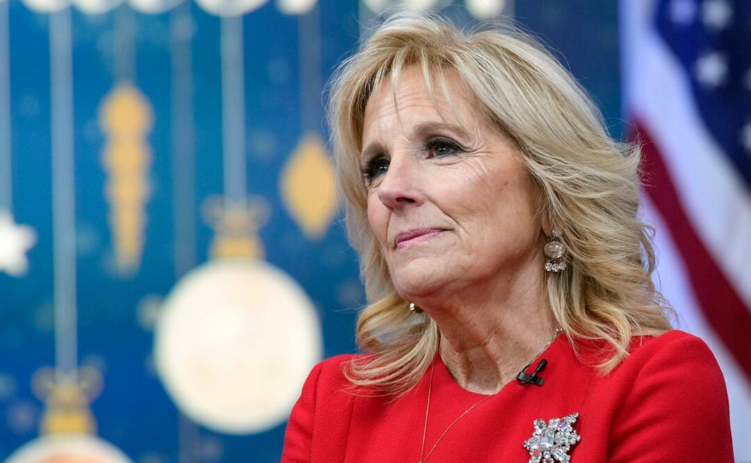La primera dama Jill Biden habla en el South Court Auditorium del complejo de la Casa Blanca en Washington. Foto: AP