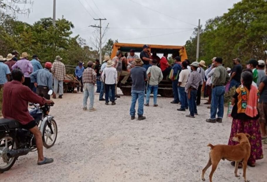 Campesinos indígenas de Oaxaca suspenden obras del Tren Transístmico en sus tierras