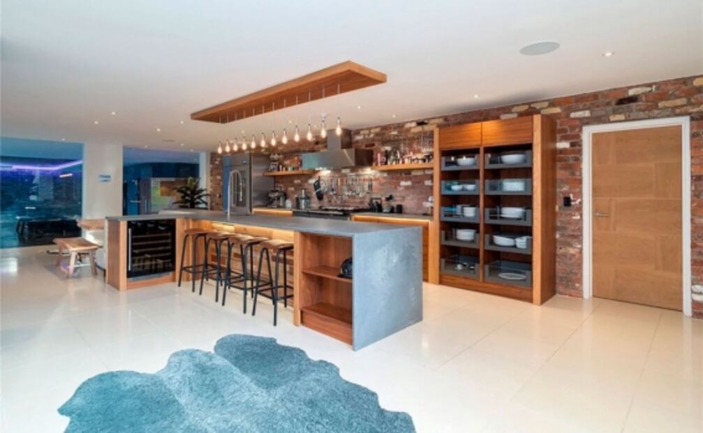 Así es la lujosa mansión de Cristiano Ronaldo en Manchester 