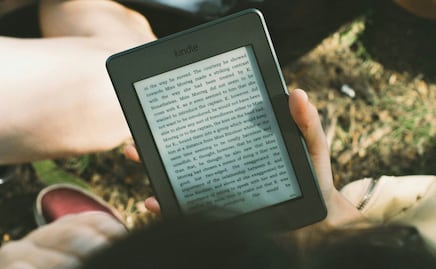 Día del libro: 5 gadgets para regalarle a un lector