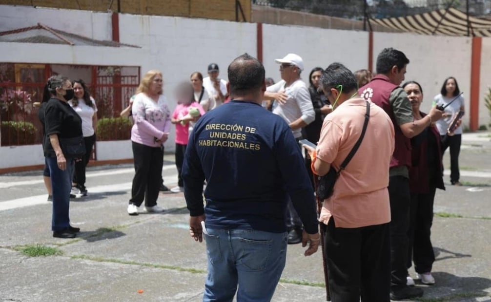 Un trabajador de la Dirección de Unidades Habitacionales de la alcaldía Iztapalapa indicó que un objetivo es reducir el tiempo de respuesta. | 19/09/2026. | Foto: Carlos Odin.