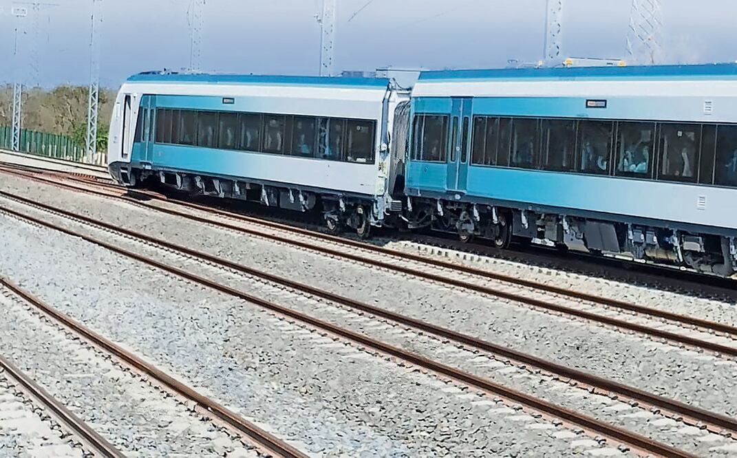 El descarrilamiento del Tren Maya es una llamada de atención que no debe ignorarse, pues no es la primera vez que el servicio presenta fallas, advierten. Foto: Especial