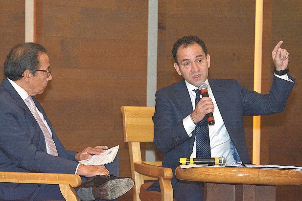 El secretario de Hacienda, Arturo Herrera, afirmó que la dependencia ha estado muy cerca del sector empresarial para crear una mesa de trabajo. Foto: CORTESÍA