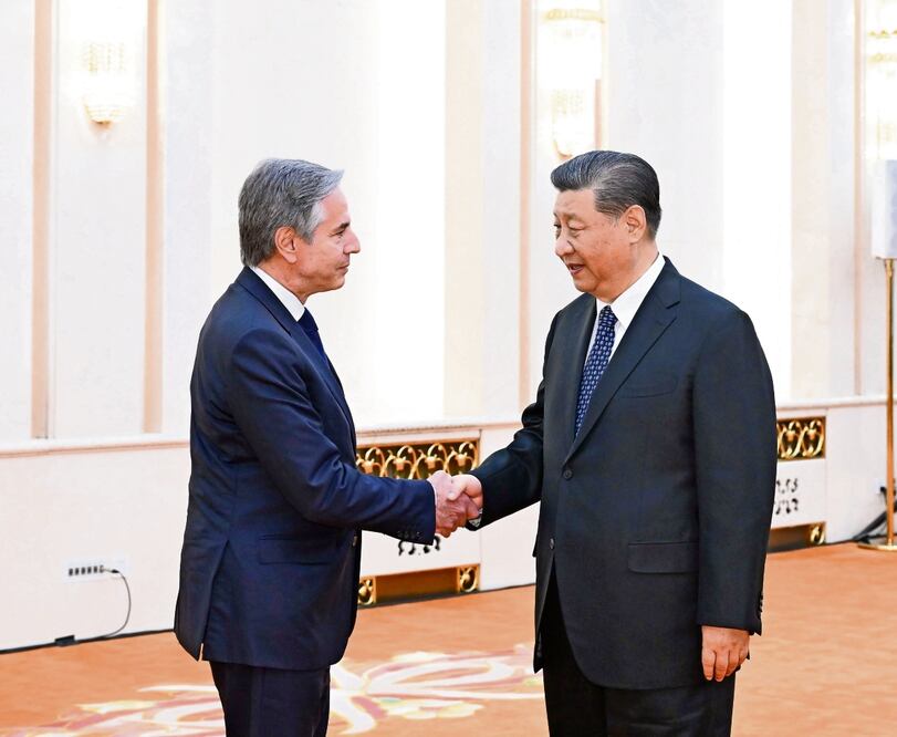 Antony Blinken, secretario estadounidense de Estado, y el presidente de China, Xi Jinping, en Beijing Foto: Xinhua