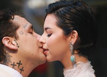 Aseguran que Ángela Aguilar precipitó su boda con Nodal para llevar la contraria a su padre