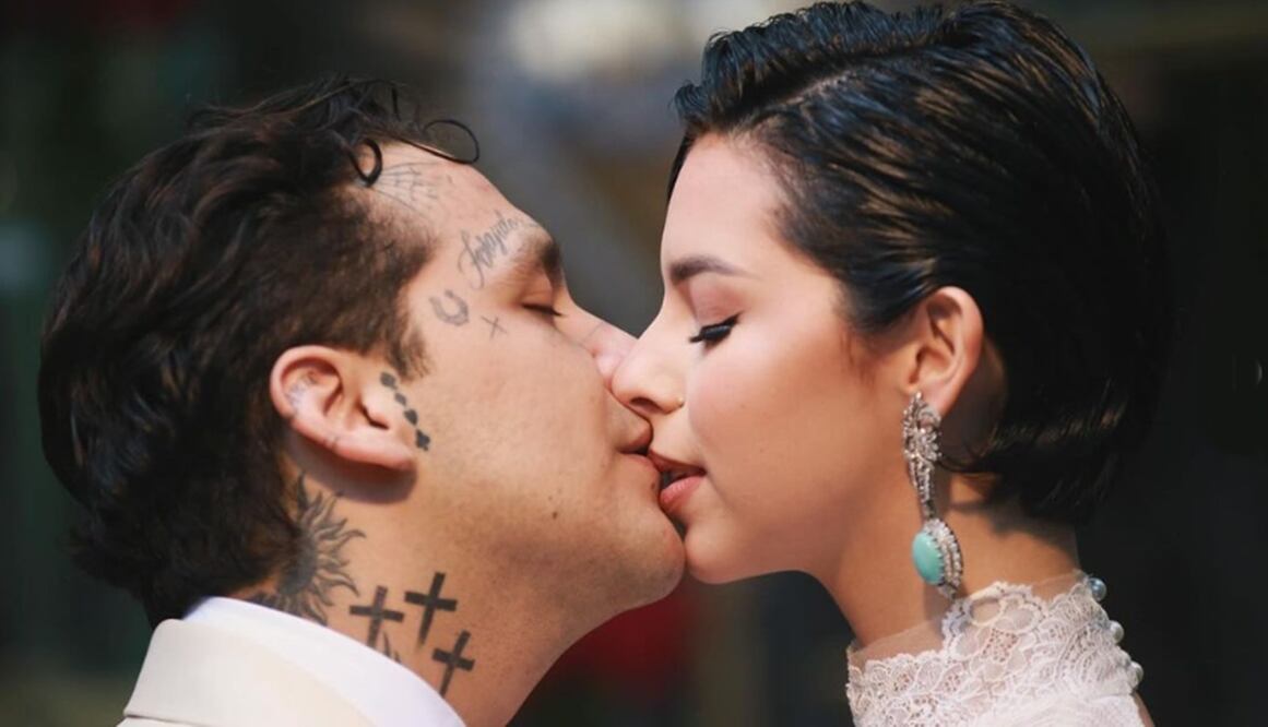 Christian Nodal y Ángela Aguilar contrajeron nupcias, por la vía religiosa y civil, este miércoles 24 de julio.
Foto: Instagram