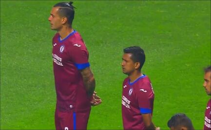 Cruz Azul estrena uniforme guinda contra Puebla
