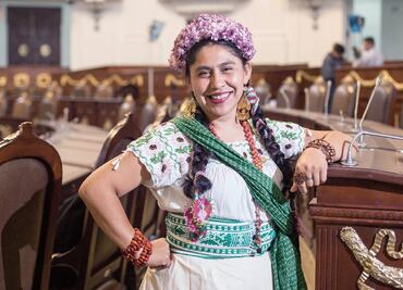 Discriminan a diputada de Xochimilco por sus atuendos