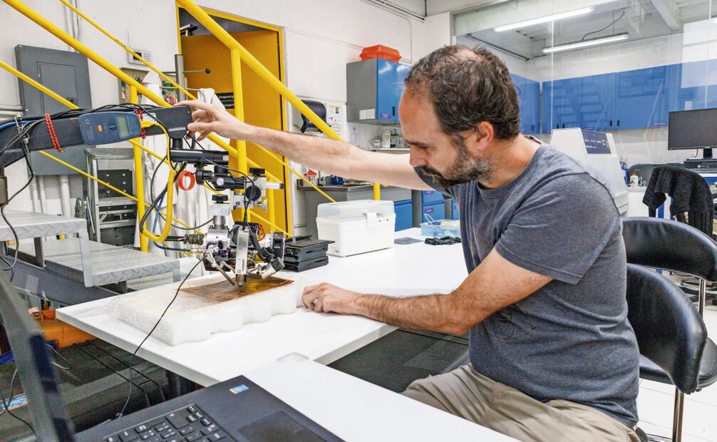 Expertos del laboratorio especializado en patrimonio cultural sometieron las piezas a varias pruebas. (13/03/2025) Foto: Yaretzy M. Osnaya | El Universal