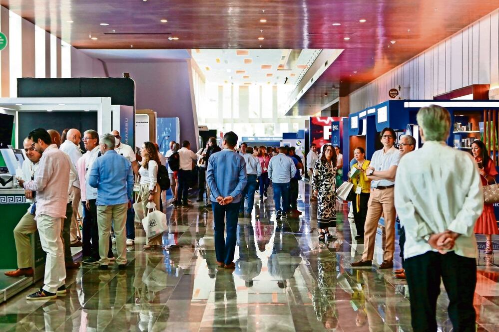 El clima de negocios empeorará en los próximos seis meses, consideran 36% de los analistas consultados. Foto: Archivo / El Universal