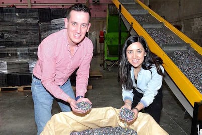 Reciclan plástico y dan trabajo a pepenadores