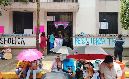 Trans and Non-Binary Individuals Occupy Ministry of Interior in Mexico City, Protest with 'Dissident Sound System'