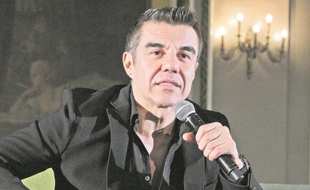 Ordenan a Adrián Uribe reposo total