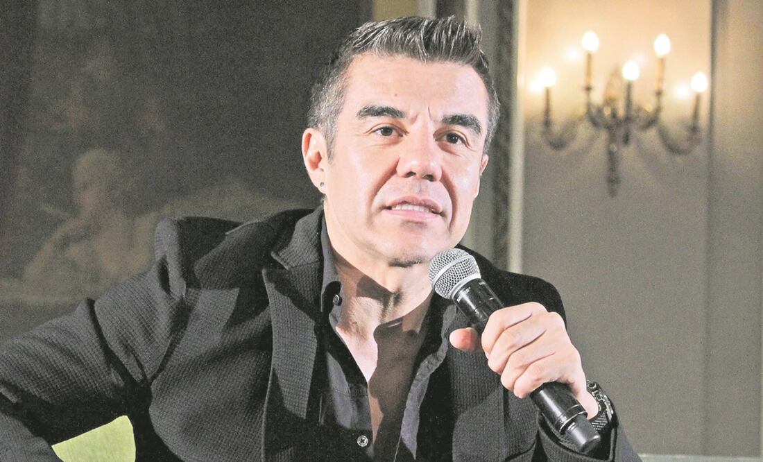 Ordenan a Adrián Uribe reposo total