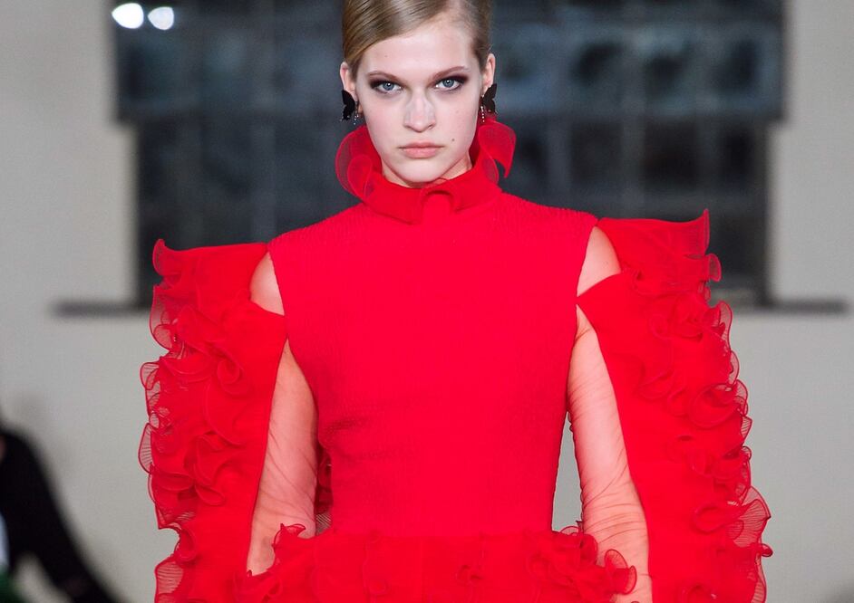  Las mangas y cuellos tipo shakesperianos serán la tendencia más fuerte del otoño    Foto: Cortesía