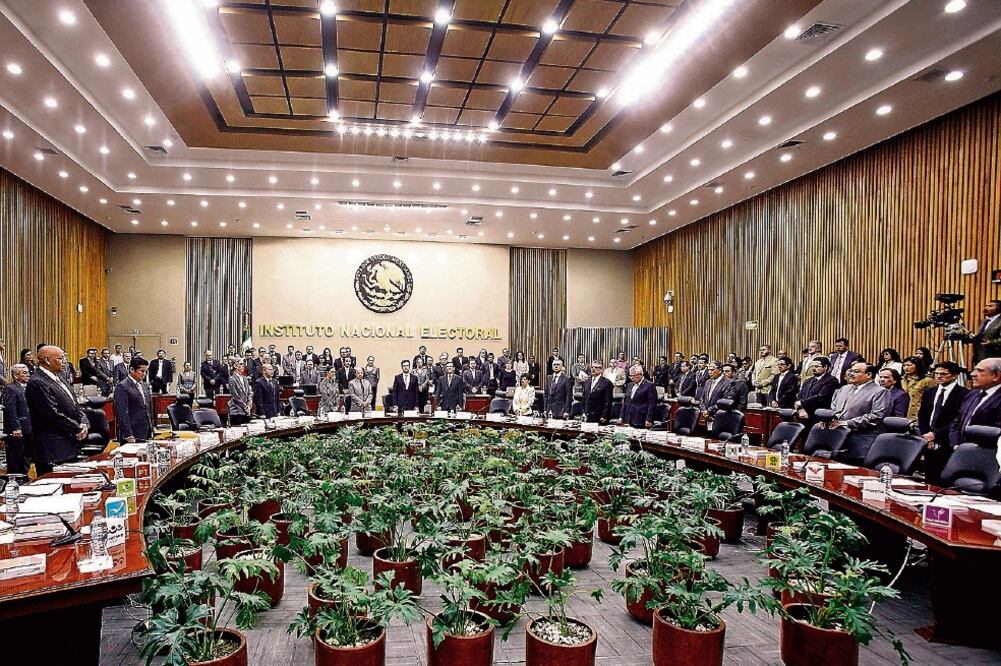 El dirigente estatal del Partido Humanista dice que el INE los excluyó de participar en la elección de diputados que formarán la Asamblea Constituyente (ARCHIVO EL UNIVERSAL)