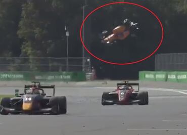 Piloto sale ileso después de que su auto voló en la Fórmula 3