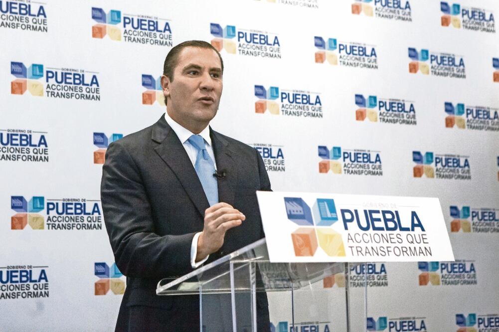 El gobernador de Puebla, Rafael Moreno Valle, dijo que es “alarmante” que el INE le prohíba promocionar los logros de su administración ()