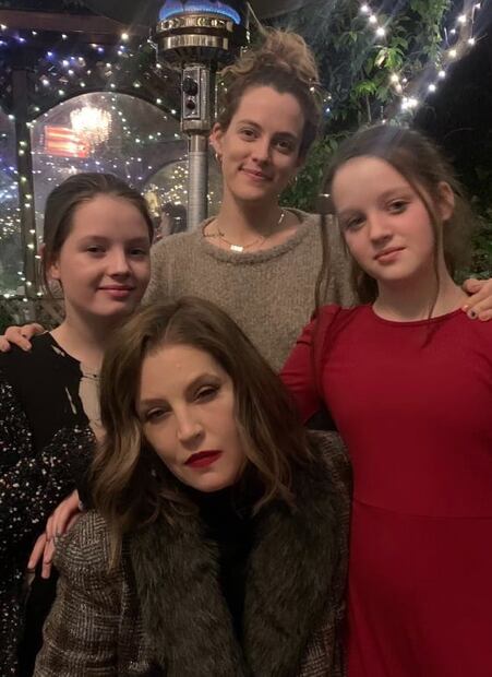 Batalla legal por la herencia de Lisa Marie Presley: su exmarido y sus hijas se enfrentarían a Priscilla y Riley
