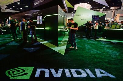 Wall Street en números rojos es arrastrado por Nvidia; inteligencia artificial china DeepSeek se abre paso