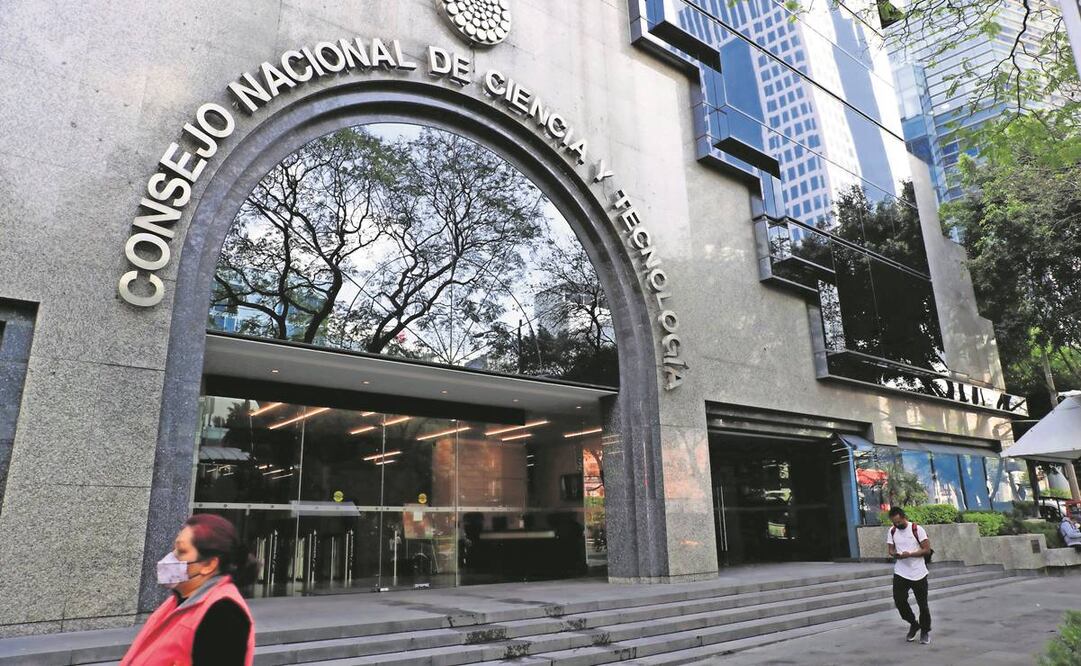 Funcionarios de Conacyt exigen sus tlacoyos sin transgénicos