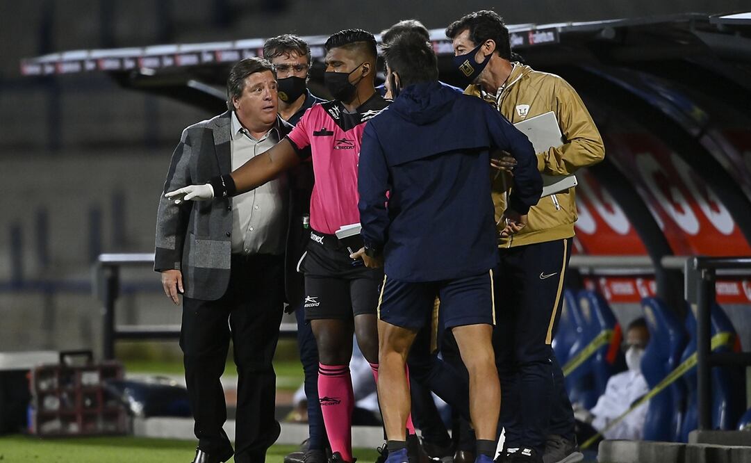 Miguel Herrera sigue sin utilizar cubrebocas durante la Copa Por México (Especial)