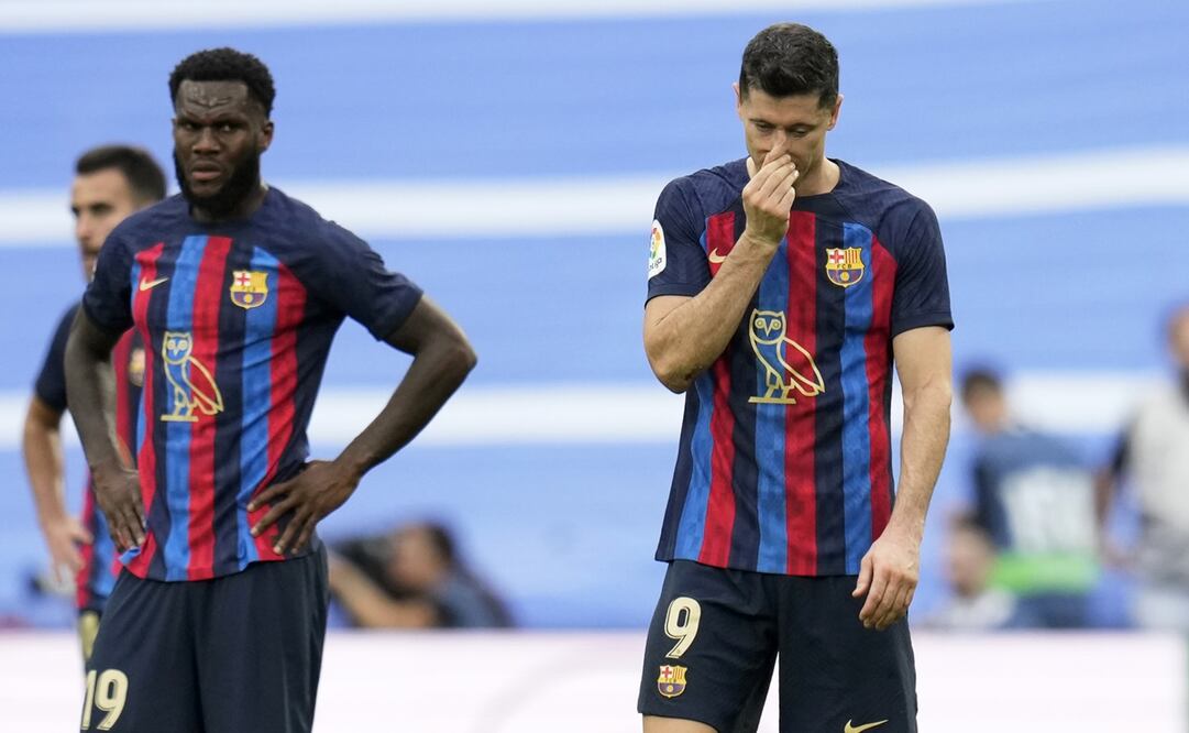 Robert Lewandowski lamentándose en El Clásico - FOTO: AP