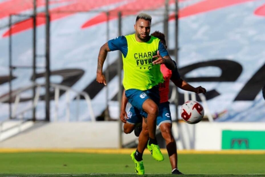 Jugadores del Querétaro, “a muerte” con Alex Diego