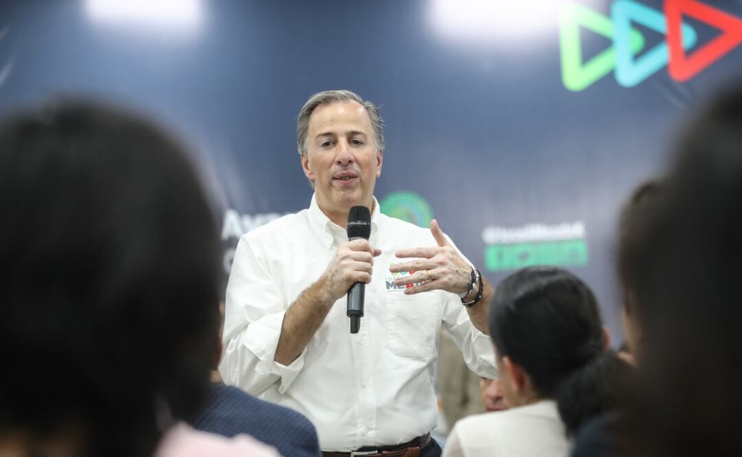 José Antonio Meade pidió a su adversario Andrés Manuel López Obrador que haga un deslinde público de la CNTE y lo ocurrido el sábado pasado en Puerto Escondido (Foto: Germán Espinosa / EL UNIVERSAL)