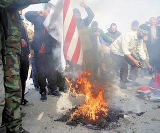 Expertos alertan por “una de las pugnas más explosivas” en Irán