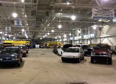 Autos que llevan años abandonados en un aeropuerto, serán subastados