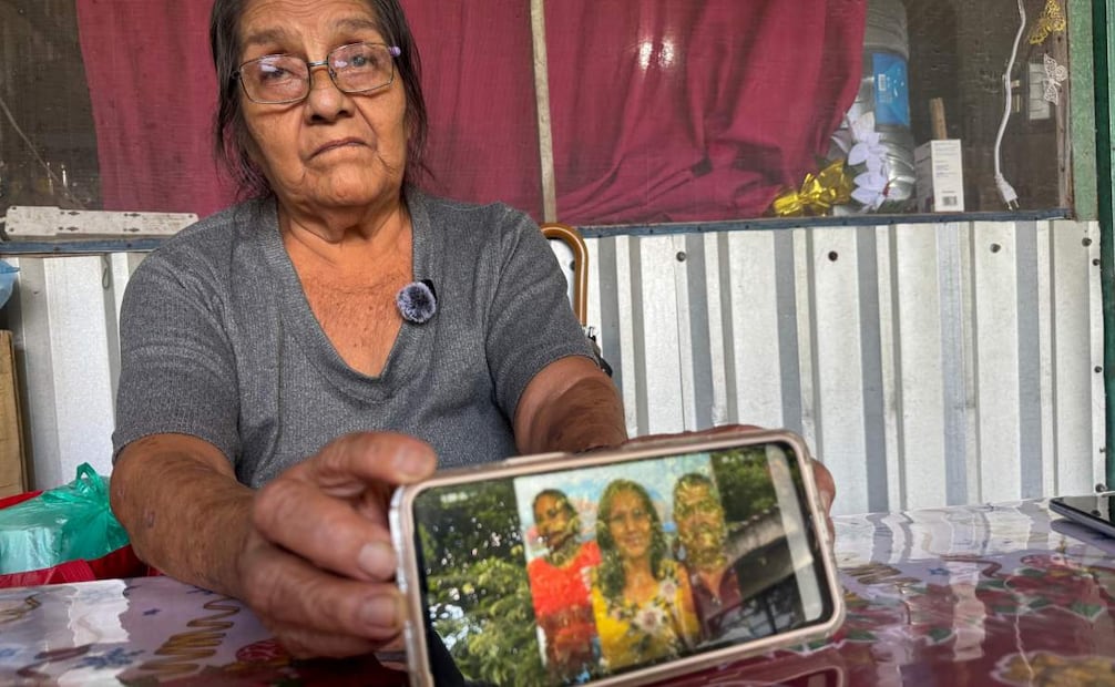 Doña Jovita recuerda a sus familiares muertos tras el accidente del Tren Interoceánico (29/12/2025). Foto: Cortesía