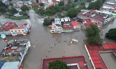 Despliegan operativo de emergencia por inundaciones en Tula; habilitan refugios temporales