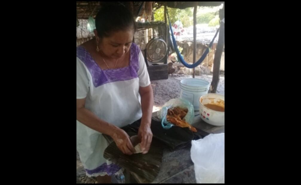 ¿Qué es el mucbipollo, el platillo yucateco para Día de Muertos?