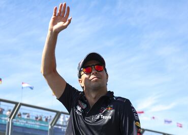 Checo Pérez sube al podio en el GP de Australia; terminó segundo
