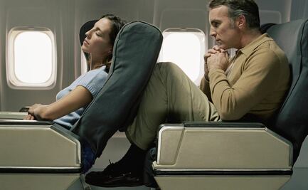 ¿Es de mala educación reclinar tu asiento de avión?