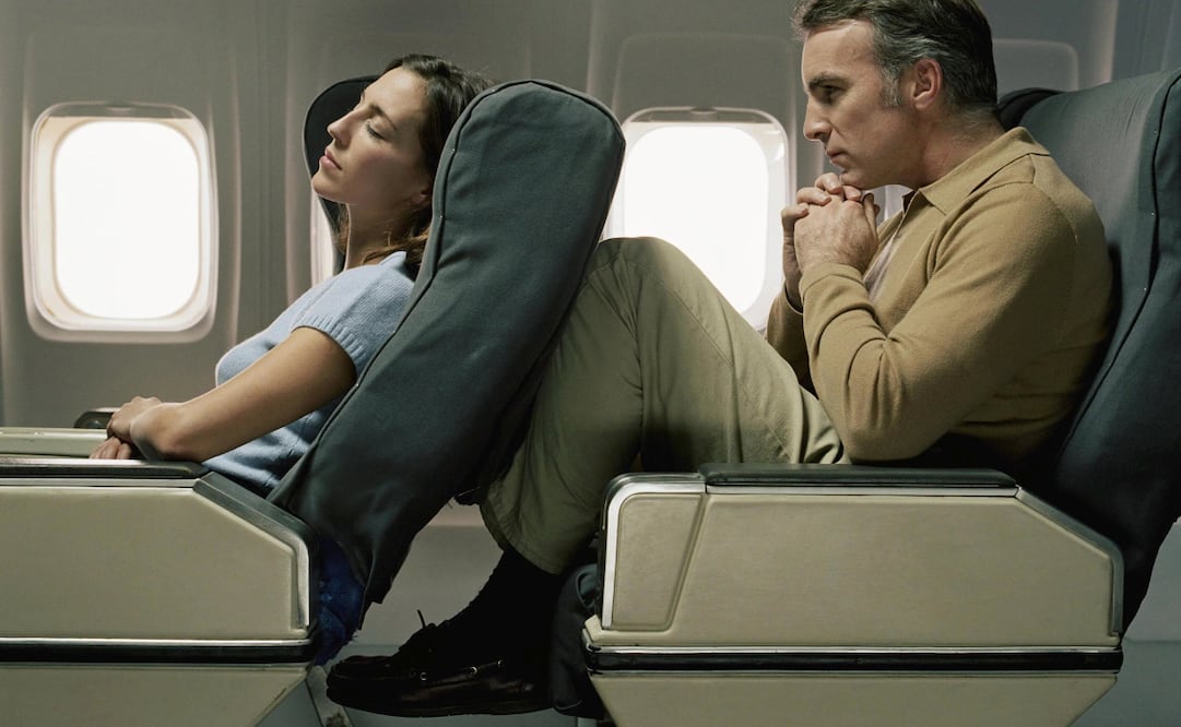 Hace un par de semanas se hizo viral un video que despertó el debate sobre si es correcto reclinar el asiento. Foto: Archivo