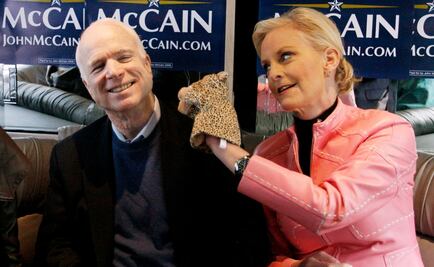 Prevén que esposa de McCain ocupe temporalmente su escaño en el Senado
