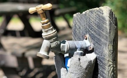 Habitantes de Tepeji del Río exigen agua tras más de una semana sin suministro; critican tardanza en solución