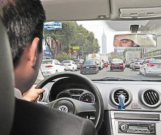 Amparos de apps frenan solicitudes: Semovi