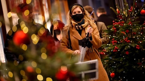 Europa enfrenta la Navidad entre estrictas cuarentenas e incertidumbre