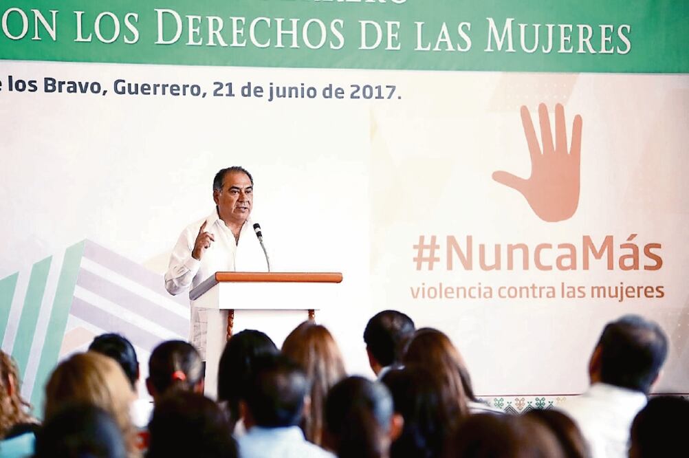 El gobernador Héctor Astudillo destacó que se establecerán medidas para prevenir, atender, sancionar y erradicar la violencia contra las mujeres. (ESPECIAL)