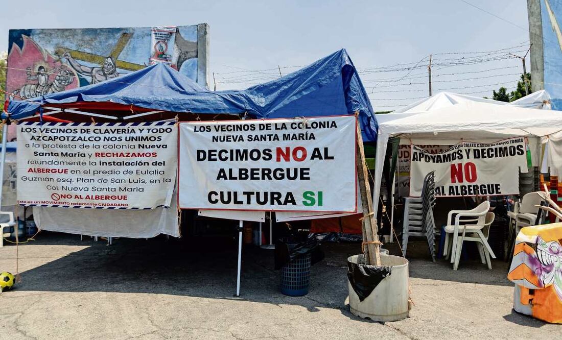 Entre sus trabajos y diferentes actividades, los vecinos se dan el tiempo para seguir resguardando el lugar, pues no quieren que “los madruguen” las autoridades. (22/04/2025) Foto: Hugo Salvador | El Universal