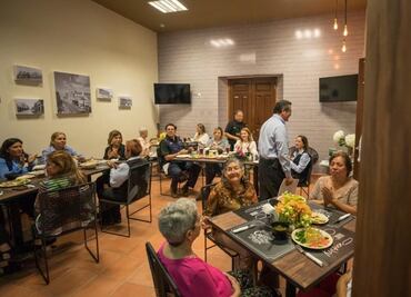 "Dulces recuerdos", la cafetería a cargo de 60 abuelitos de Tamaulipas